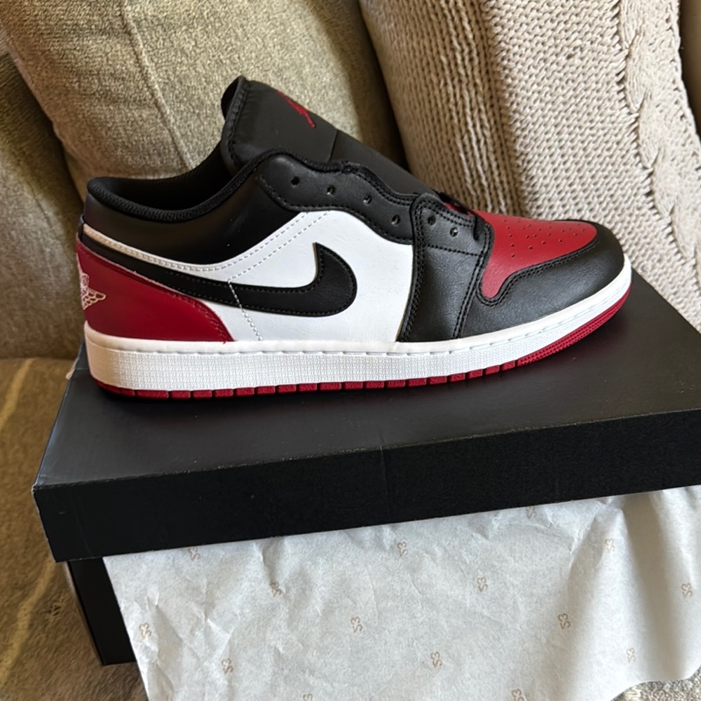 Nike Air Jordan 1 Low Bred Toe